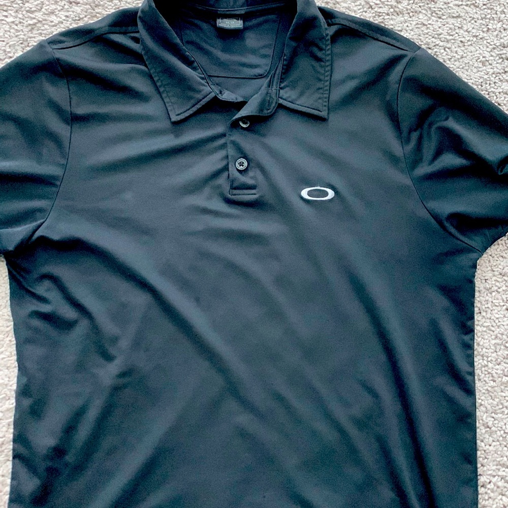 Oakley Mens medium polyester polo